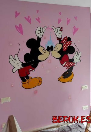 Mural Infantil Mickey Minnie Beso Habitacion 300x100000